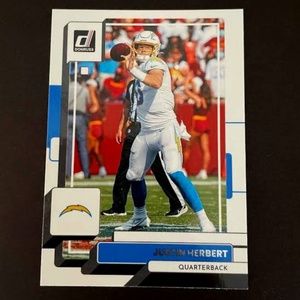 Justin Herbert: Los Angeles Chargers, Quarterback 2022 Panini Donruss #294
